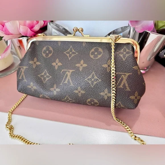 SOLD Vintage Louis Vuitton Kisslock Purse w COA - Picture 2 of 13